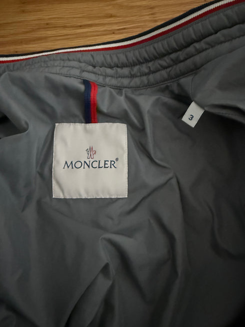 Moncler Viaur Jacket Size 3 Grey