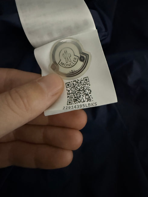 Moncler Cam Jacket Size 4 Navy Blue
