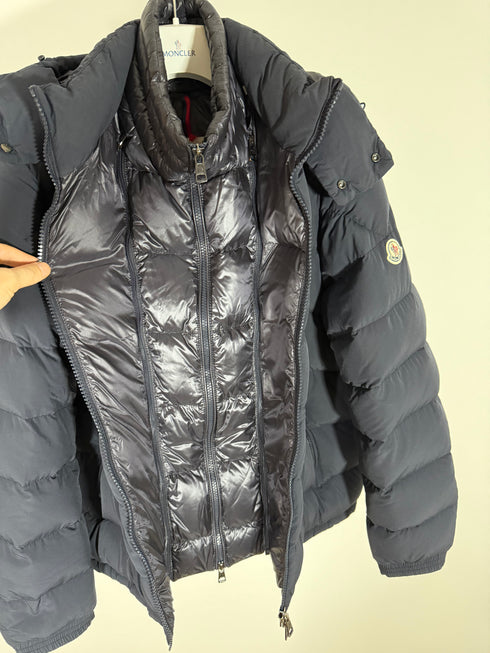 Moncler Brique Jacket Size 3 Navy Blue