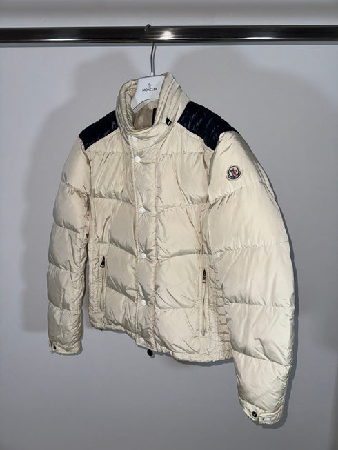 Moncler Austin jacket size 3 white