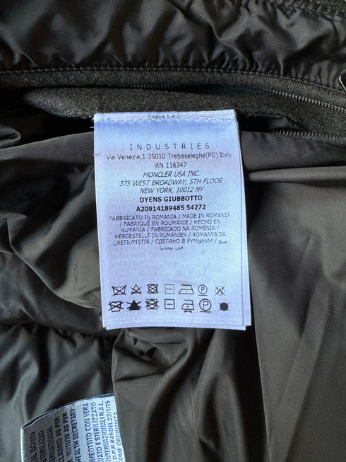 Moncler Dyens jacket size 2 green camo
