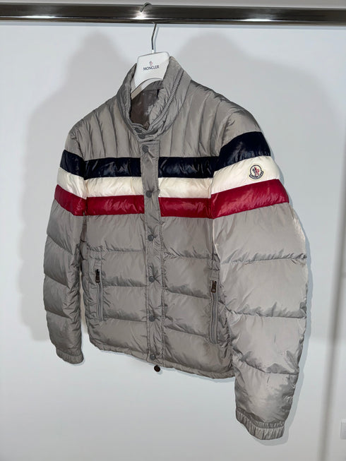 Moncler Menuire jacket size 4 grey