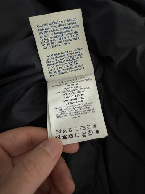 Moncler Ryan jacket size 4 navy blue