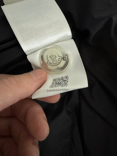 Moncler Ryan jacket size 4 navy blue