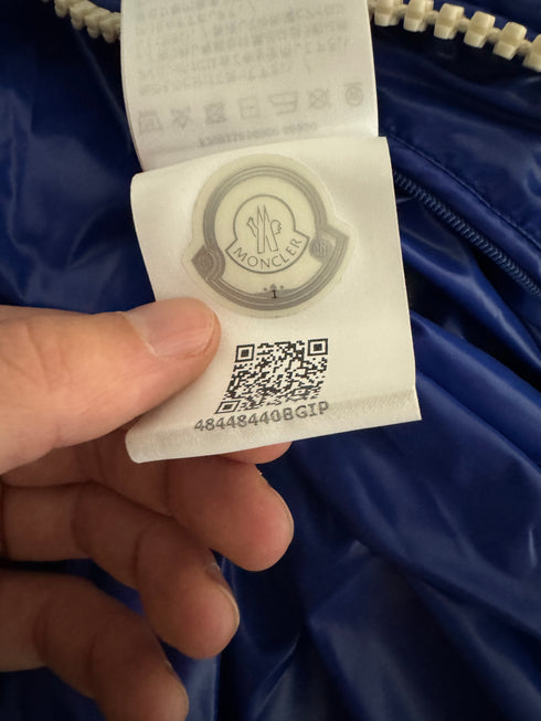 Moncler Vignemale Jacket size 4 electric blue