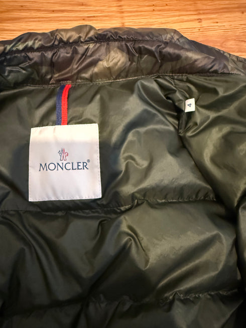 Moncler Robin Jacket Size 4 Camo Green