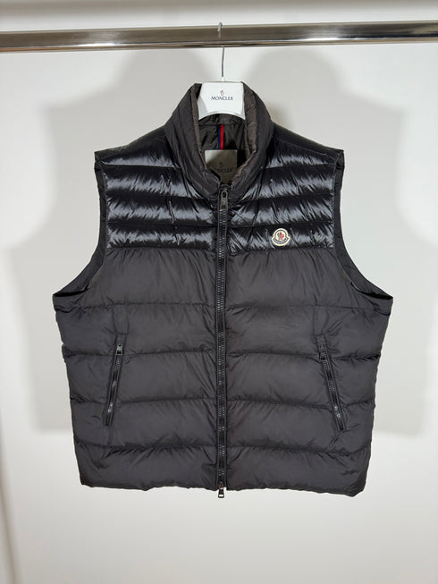 Moncler Dupres Gilet Size 7 Black