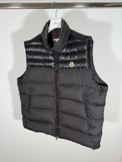 Moncler Dupres Gilet Size 7 Black