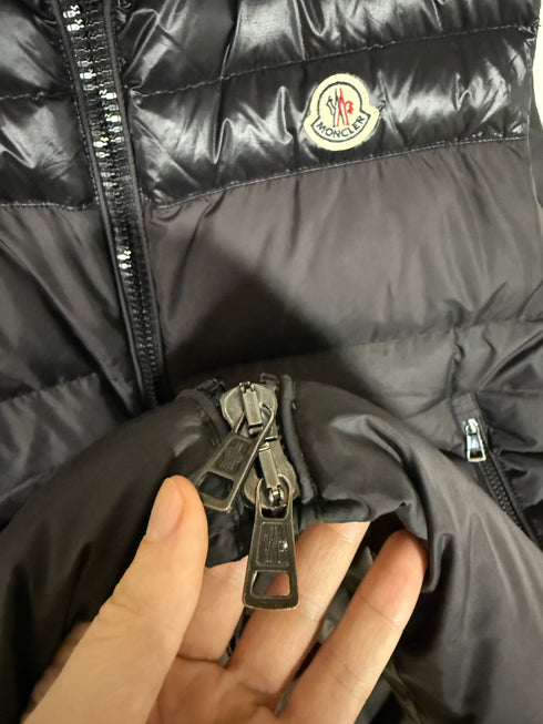 Moncler Dupres Gilet Size 7 Black