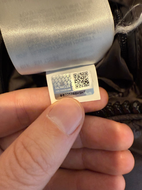 Moncler Dupres Gilet Size 7 Black