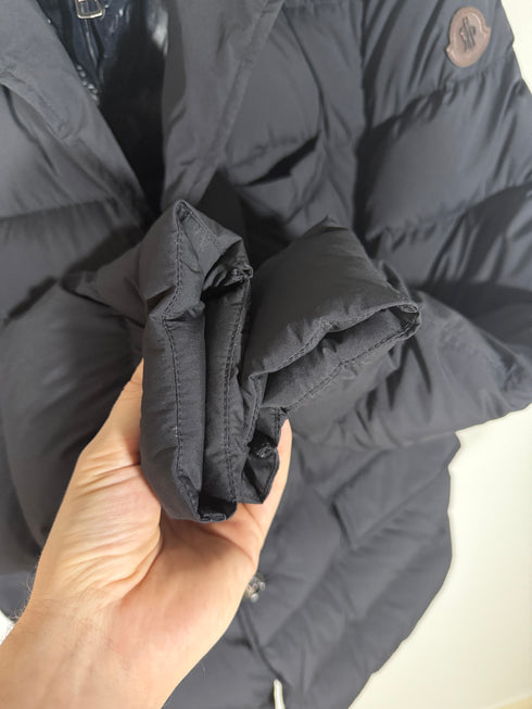 Moncler Rouillac Jacket Size 4 Navy Blue