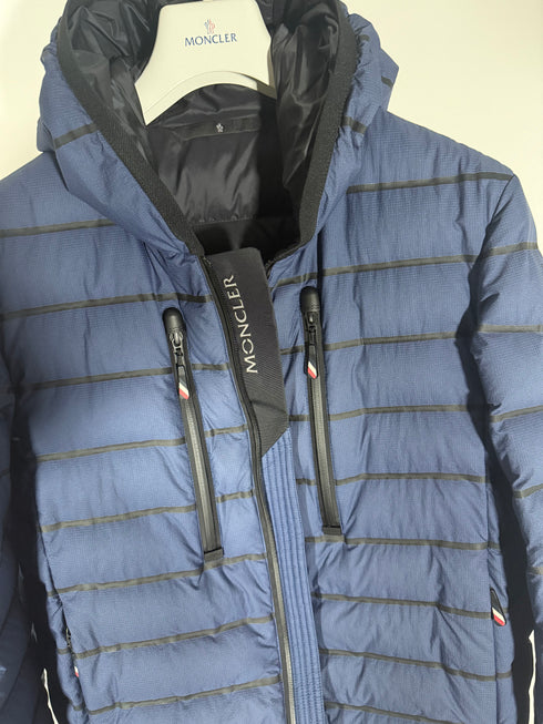Moncler Emerald Jacket Size 3 Blue