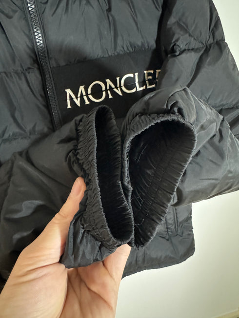 Moncler Aiton jacket size 2 black