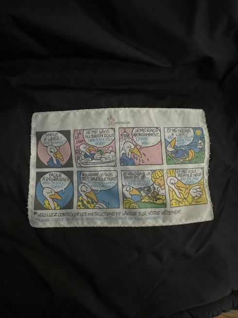 Moncler Aiton jacket size 2 black