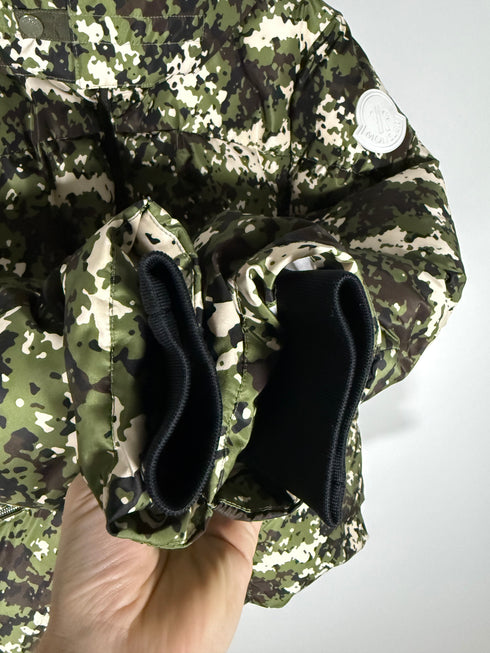 Moncler Blanc Jacket Size 1 Green Camo