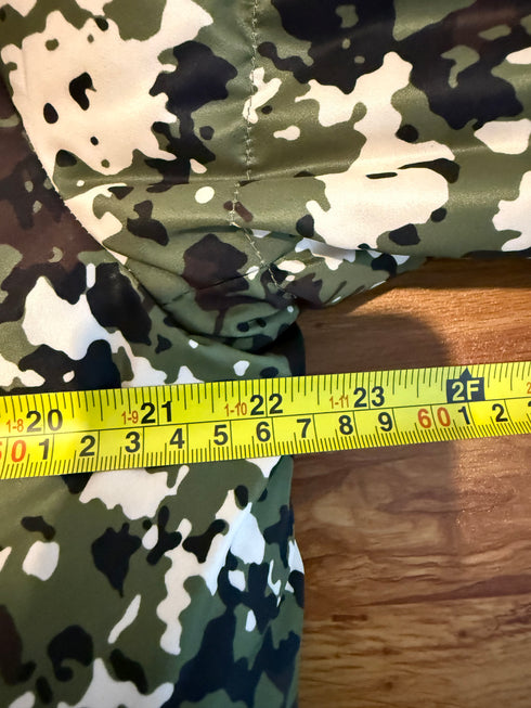 Moncler Blanc Jacket Size 1 Green Camo