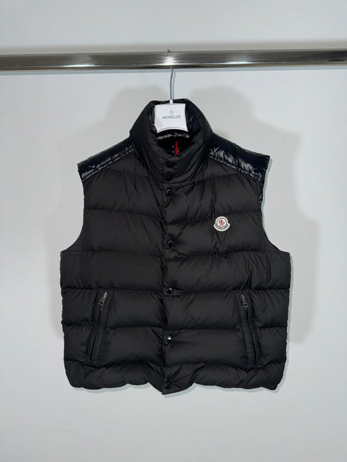 Moncler Cheval gilet size 2 black