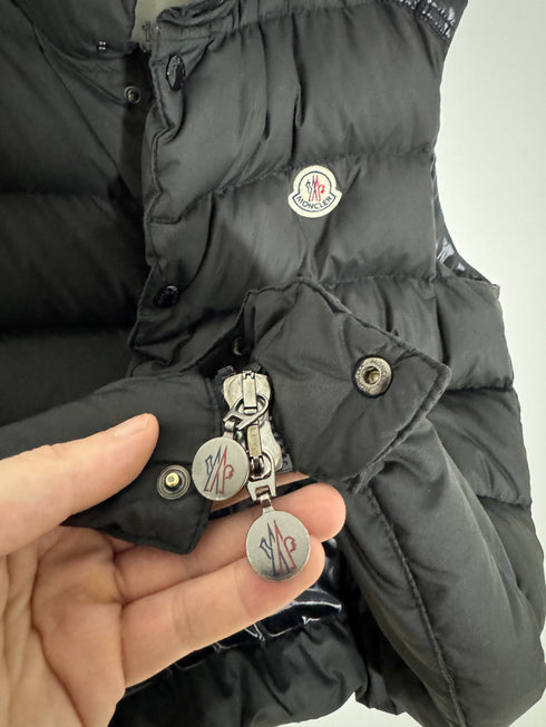 Moncler Cheval gilet size 2 black