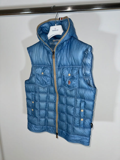 Moncler Dinan Gilet Size 4 Baby Blue