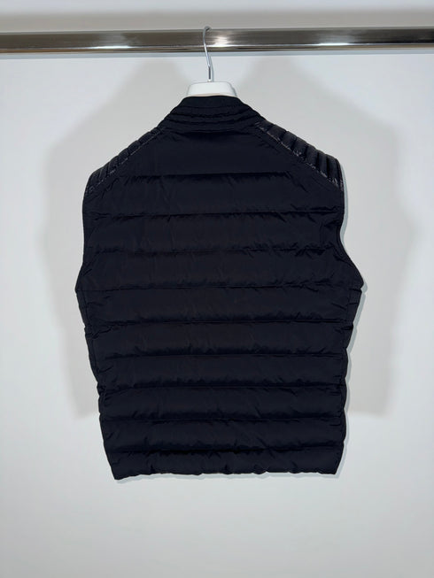 Moncler Tolonne Gilet Size 3 Black