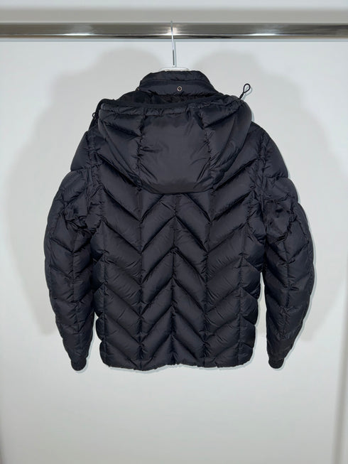Moncler Berriat Jacket Size 4 Black