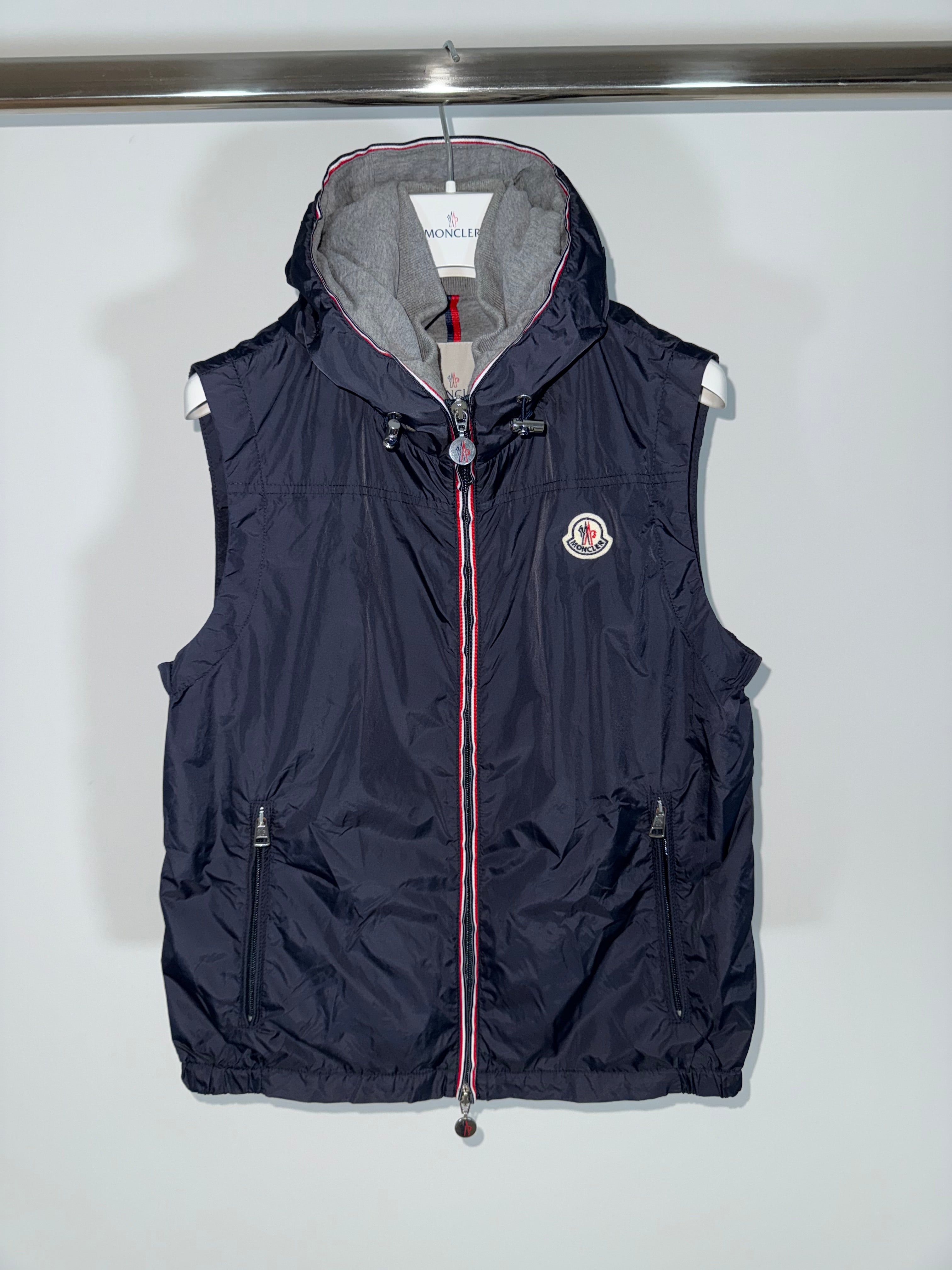 Moncler Deneb Gilet Size 2 Navy Blue – Vadela Exclusives
